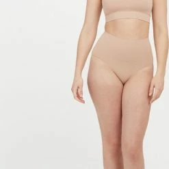 Beste Pirce β€οΈ Spanx EcoCare Seamless Shaping - Brief - Kleur Beige - Maat S π 12 Beste Pirce β€οΈ Spanx EcoCare Seamless Shaping - Brief - Kleur Beige - Maat S π -Goedkope badmode winkel 430x840