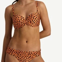 Begroting ❤️ Beachlife Leopard Spots Omslag 👙 Bikinibroekje - Dames - Maat 38 👏 -Goedkope badmode winkel 451x840 3