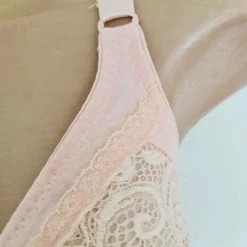 Groothandel 🌟 Merkloos Dames Beugelloze BH Met Kant 90B Beige 😍 -Goedkope badmode winkel 550x712 2