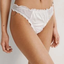 Top 10 😍 Na-KD Dames String - Amazing Triangle Panty - XS - Wit 🥰